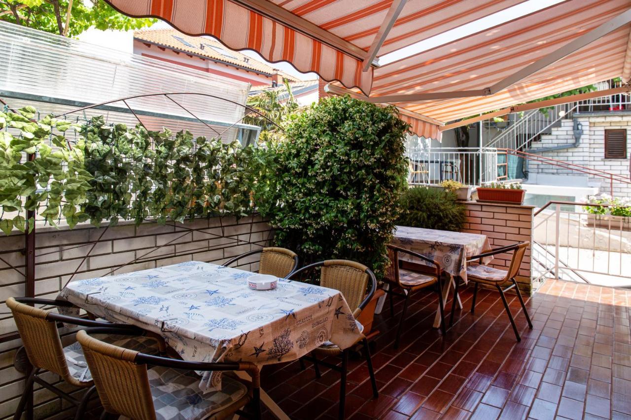 Apartmaji Pri Perotu Izola Exterior foto