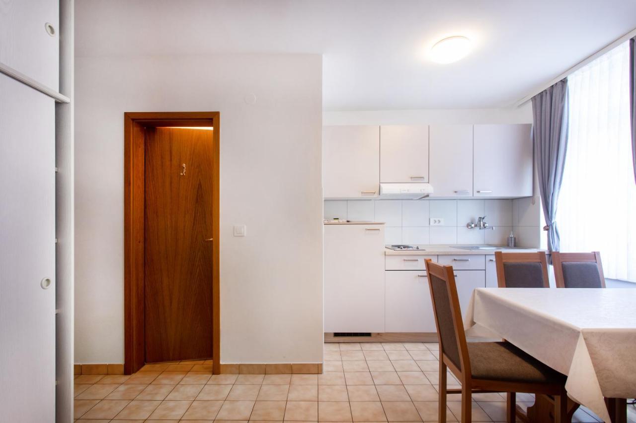 Apartmaji Pri Perotu Izola Exterior foto