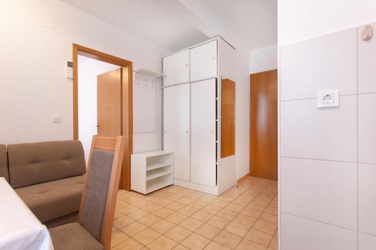 Apartmaji Pri Perotu Izola Exterior foto