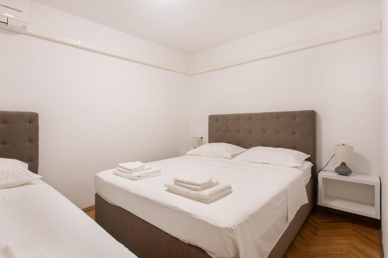 Apartmaji Pri Perotu Izola Exterior foto