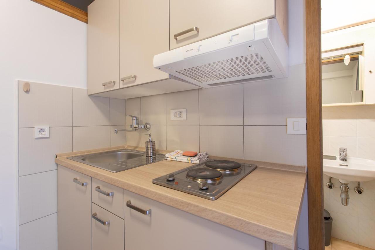 Apartmaji Pri Perotu Izola Exterior foto