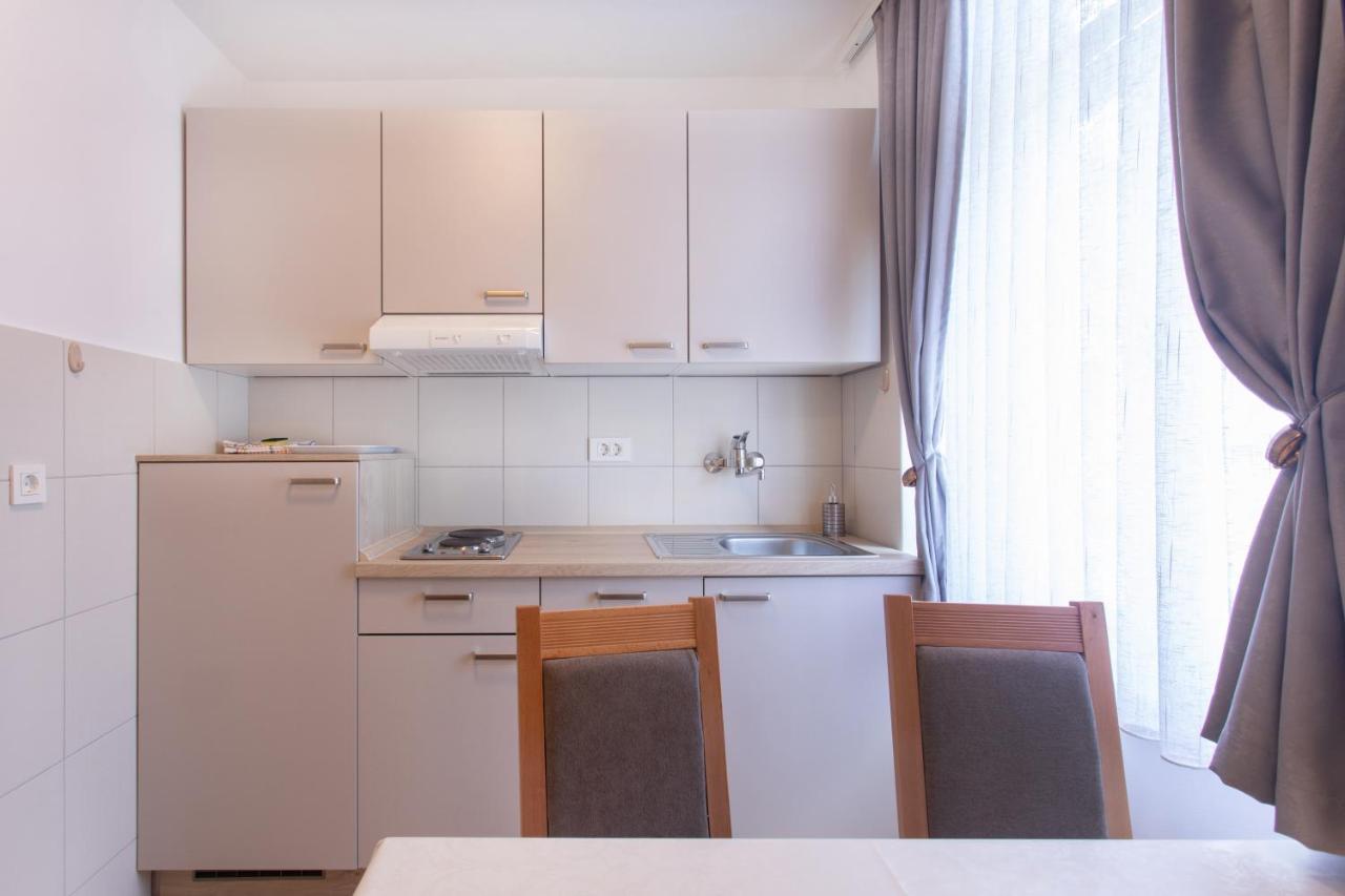 Apartmaji Pri Perotu Izola Exterior foto