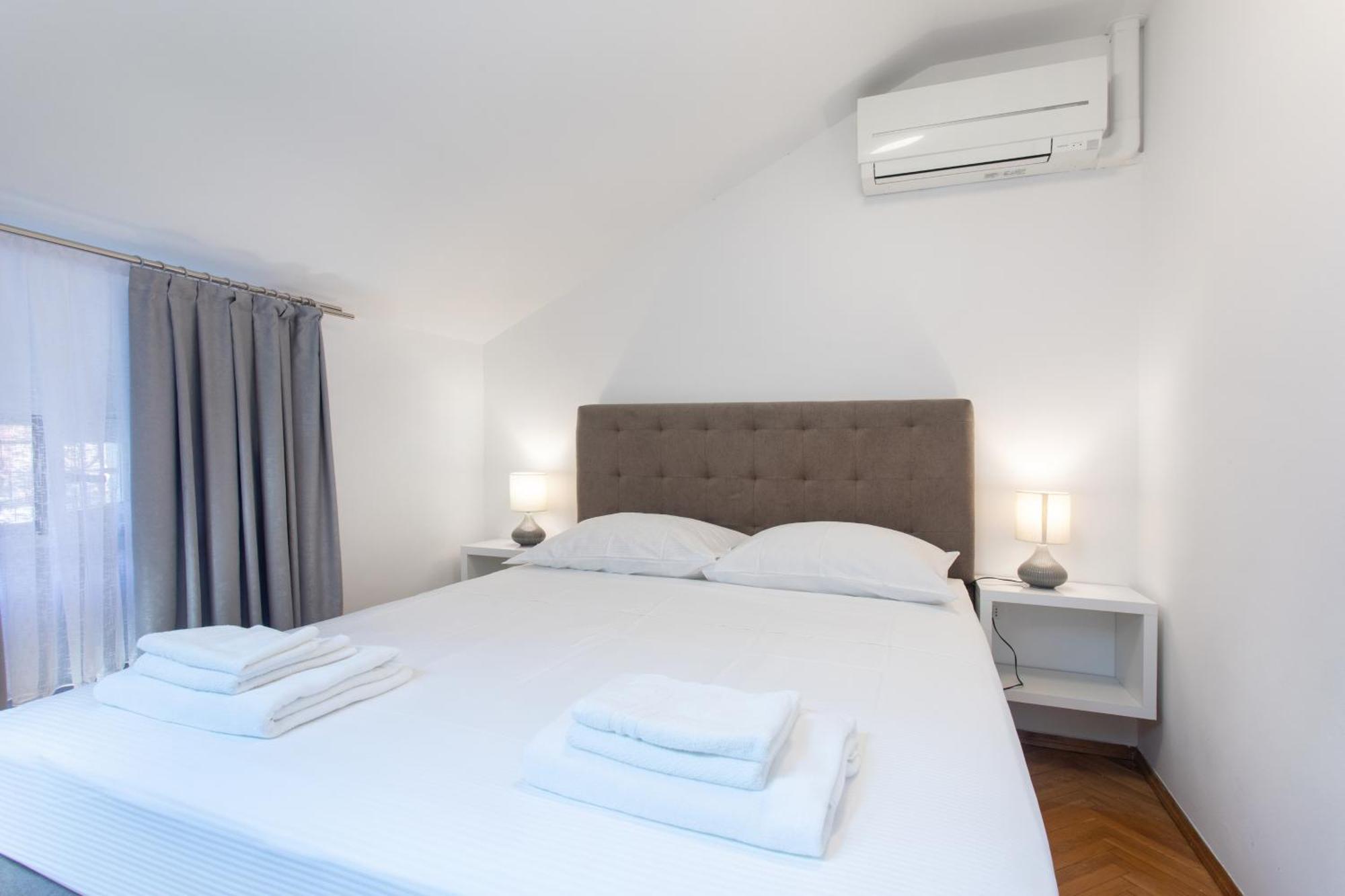 Apartmaji Pri Perotu Izola Exterior foto