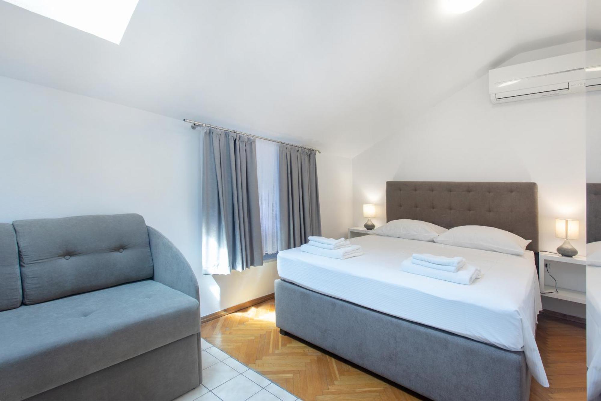 Apartmaji Pri Perotu Izola Exterior foto